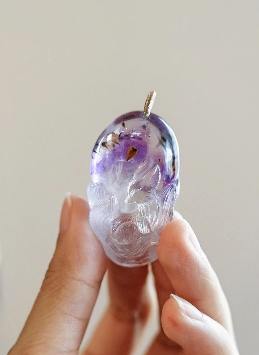 稀有圓潤紫鈦晶九尾狐