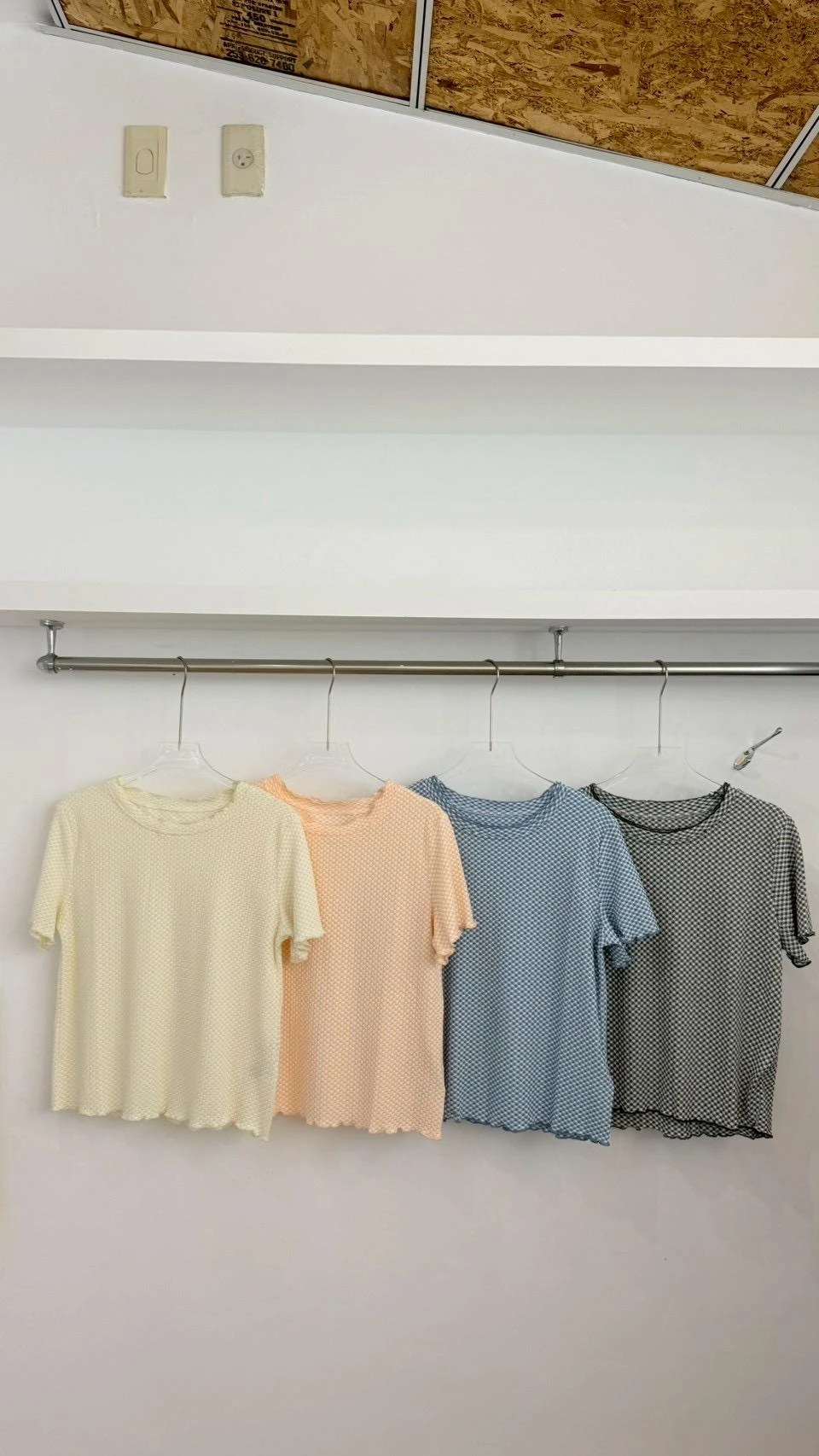麻糬彈力格紋上衣4color