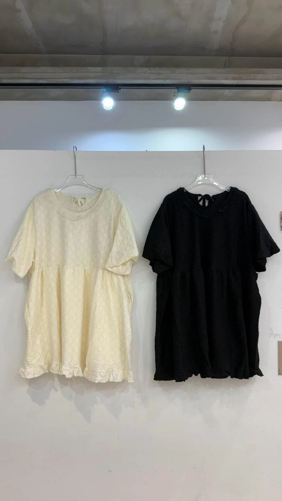 花邊領泡泡袖刺繡洋裝/上衣 2color