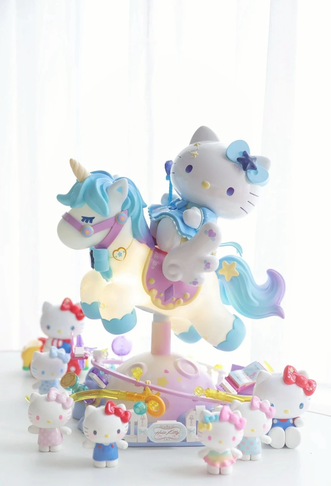 三麗鷗 Hello Kitty 碎鑽星河旋轉音樂盒積木