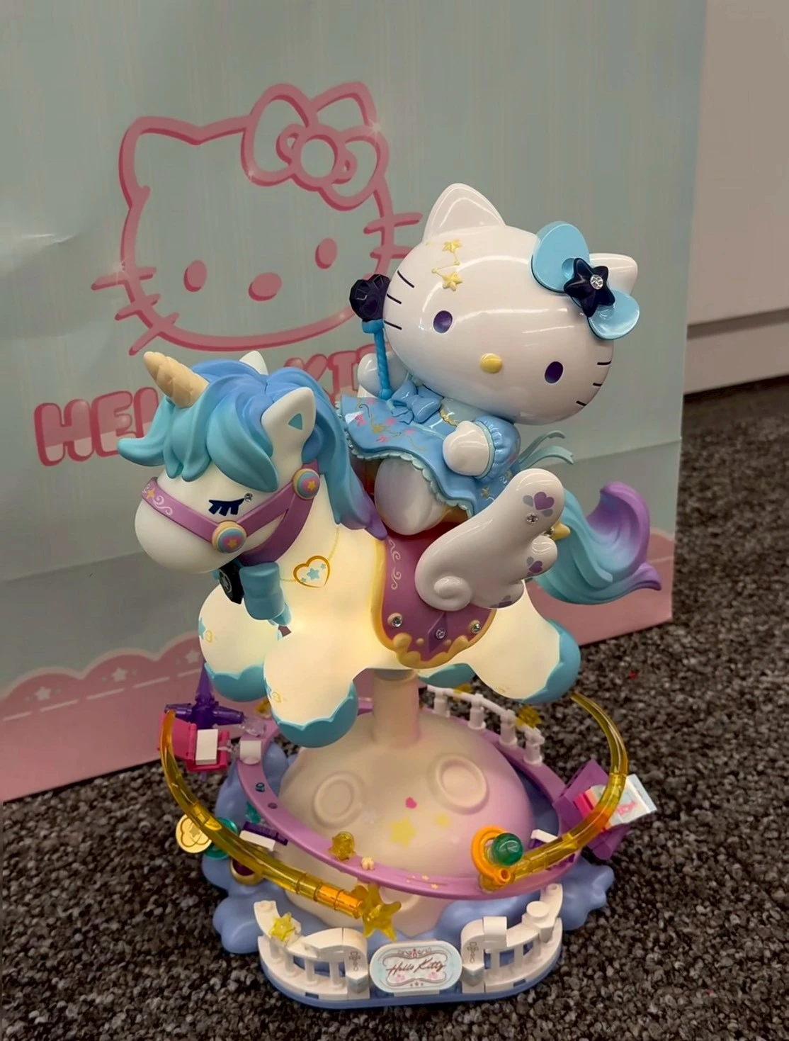 三麗鷗 Hello Kitty 碎鑽星河旋轉音樂盒積木