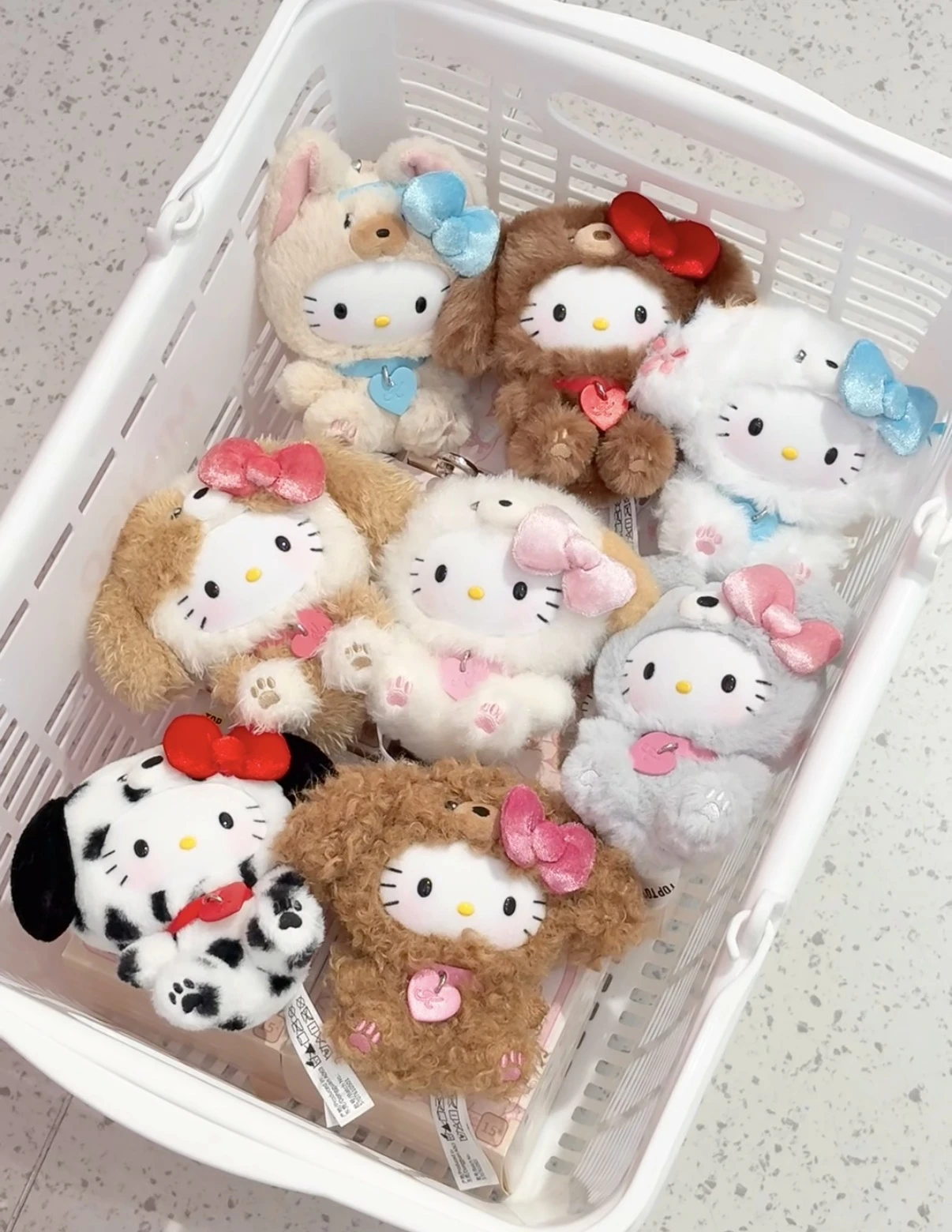 三麗鷗 Hello Kitty小狗派對系列毛絨掛飾盲盒