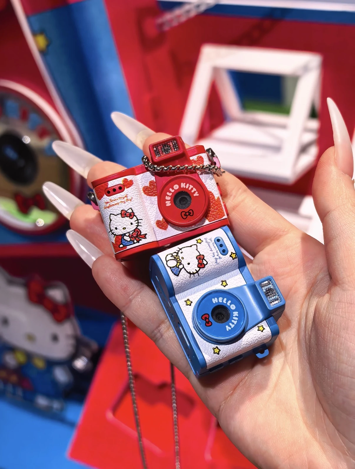 三麗鷗 Hello Kitty 元氣信號迷你相機盲盒