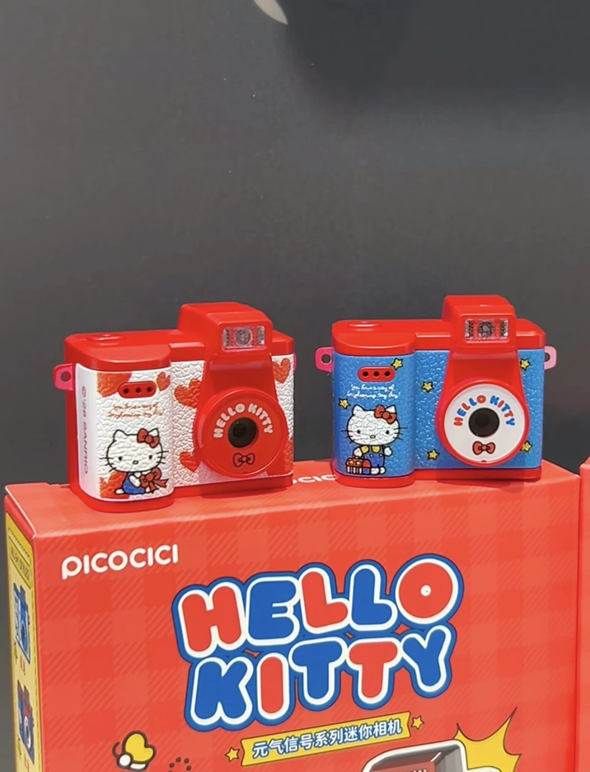 三麗鷗 Hello Kitty 元氣信號迷你相機盲盒