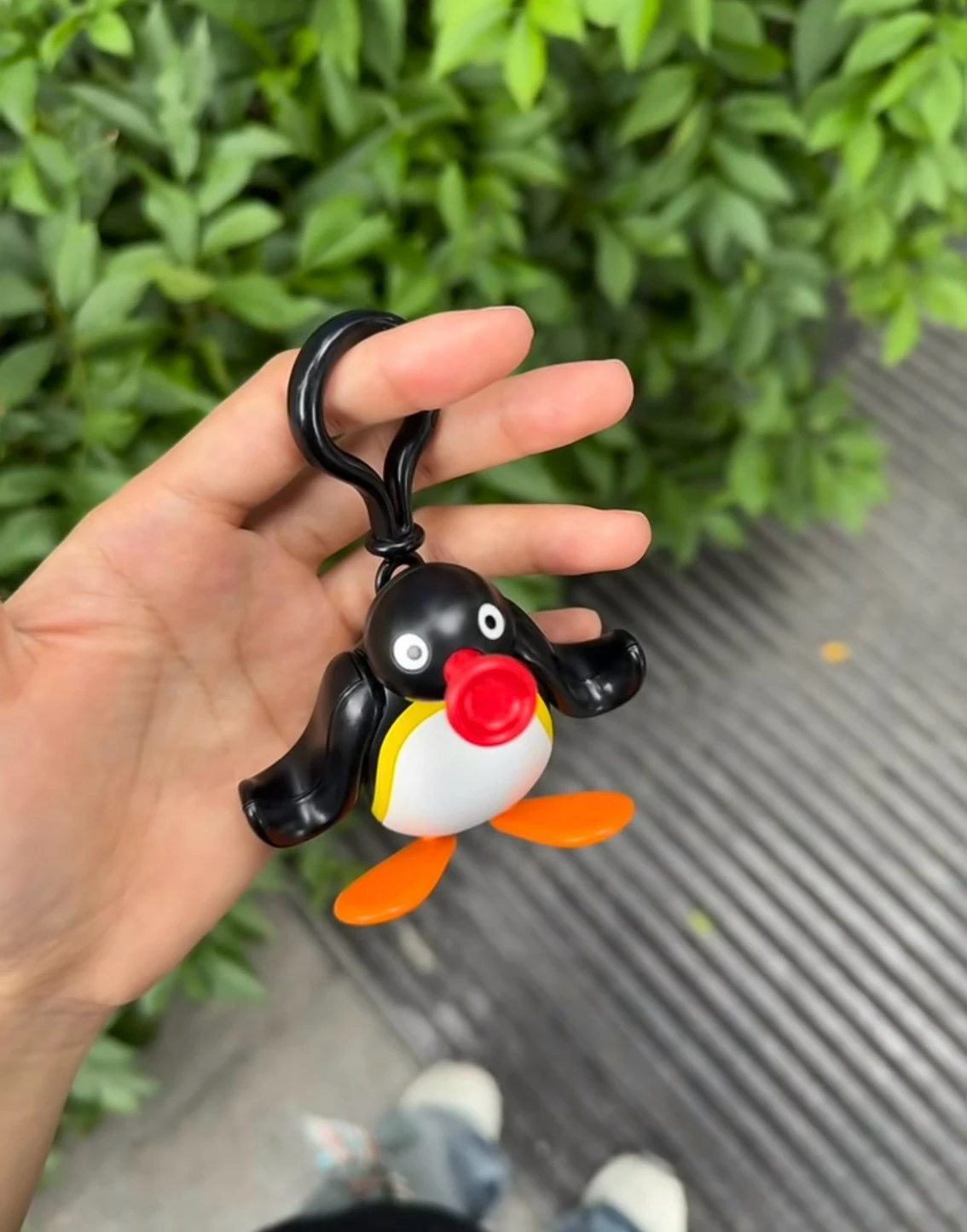 正版授權 PINGU 手舞足蹈拉繩鑰匙扣