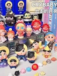 POPMART泡泡瑪特 CRYBABY出走的月亮坐坐系列手辦盲盒擺件禮物