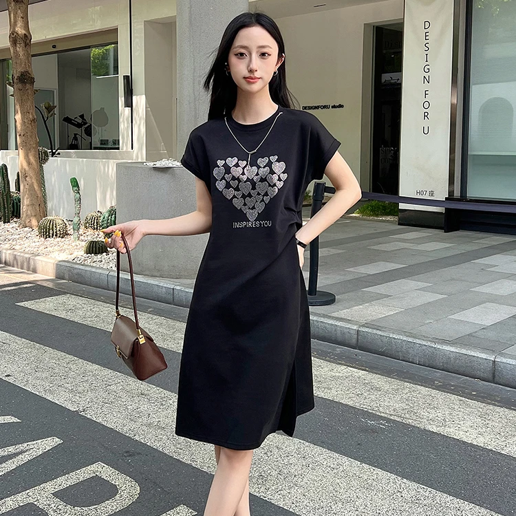 閃耀愛心鍊條！INSPIRES YOU開衩連身裙