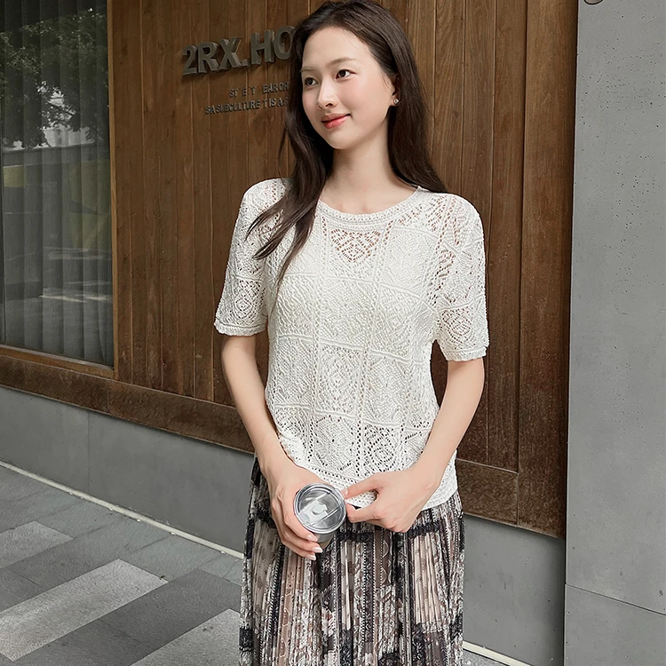 🌟 呼吸感天花板！細緻宮廷風雕花針織短袖上衣，穿出不費力的法式高奢感 🌟