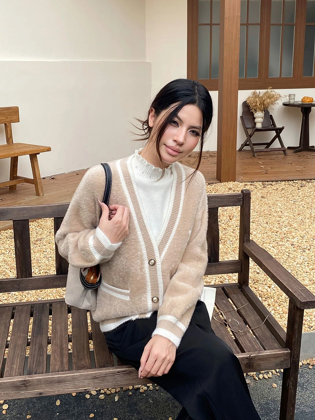 法式奶油滾邊毛感針織外套