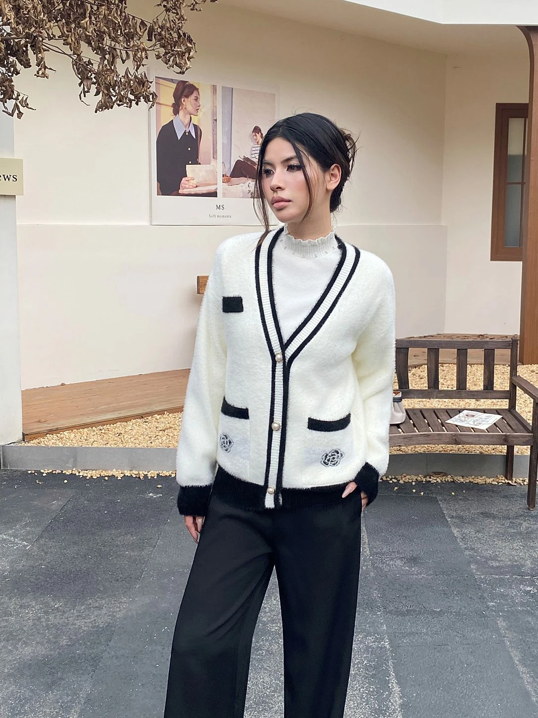 山茶花珍珠釦撞色開襟外套