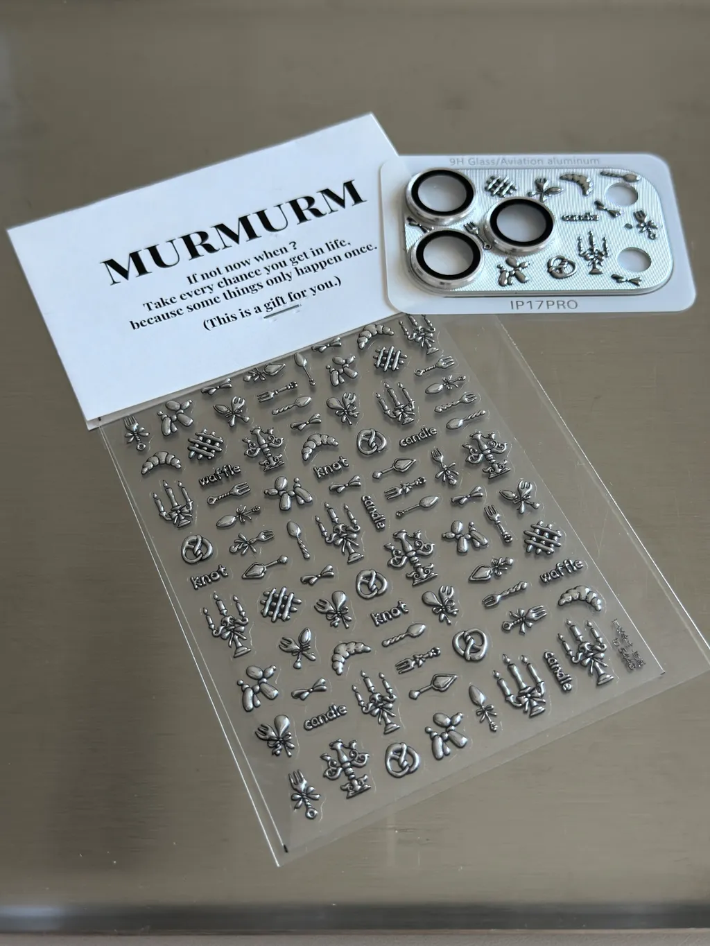 Ｍurmurm ｜Tiny Bakery浮雕金屬鏡頭貼