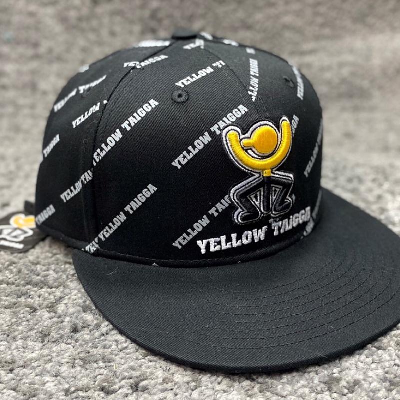 (小施汽車) YELLOW TAIGGA 混血黑人潮帽 電繡LOGO 平沿棒球帽 頭圍可調整 (請詳閱底下說明)
