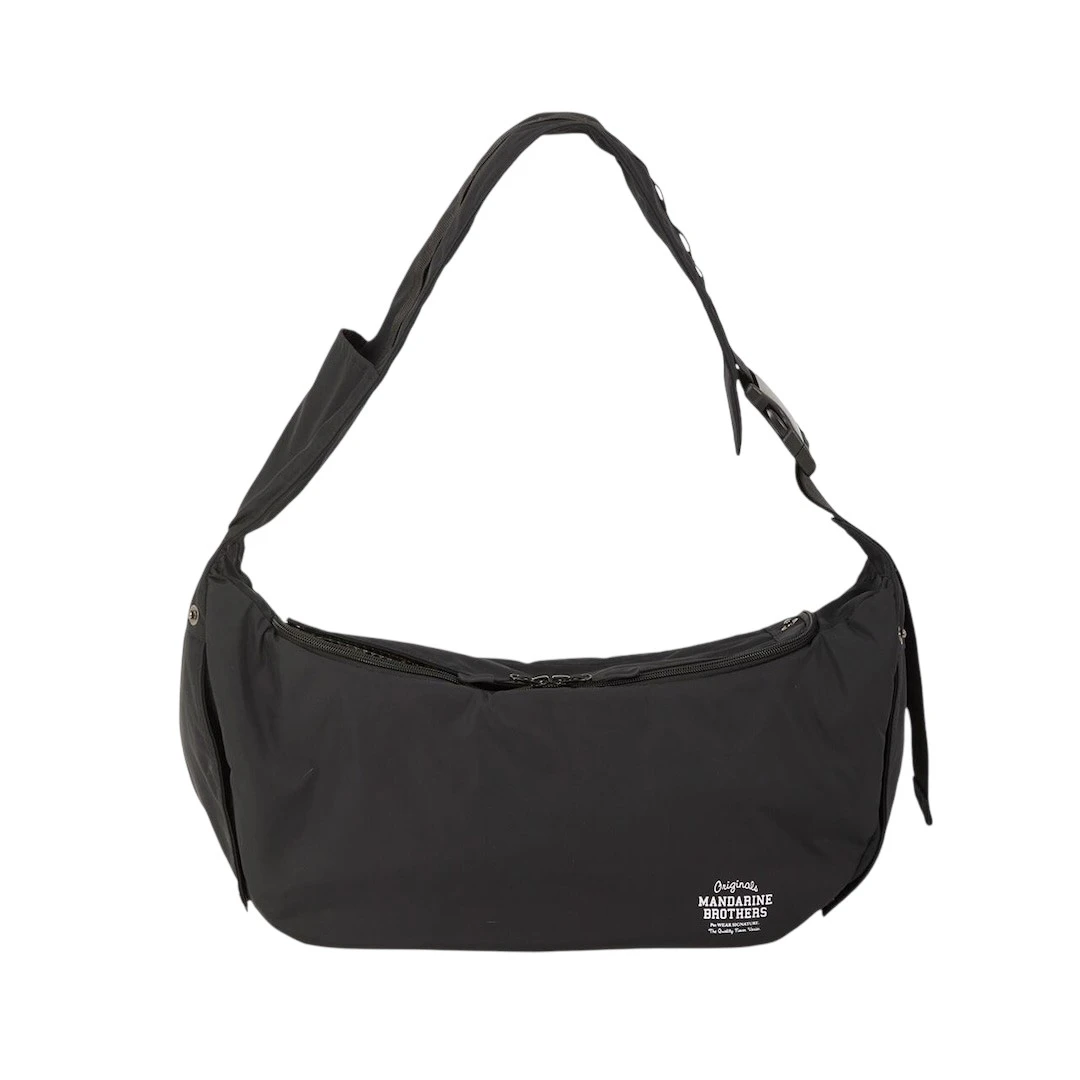 SLEEVE SHOULDER BAG 斜背式口蓋包(黑色)