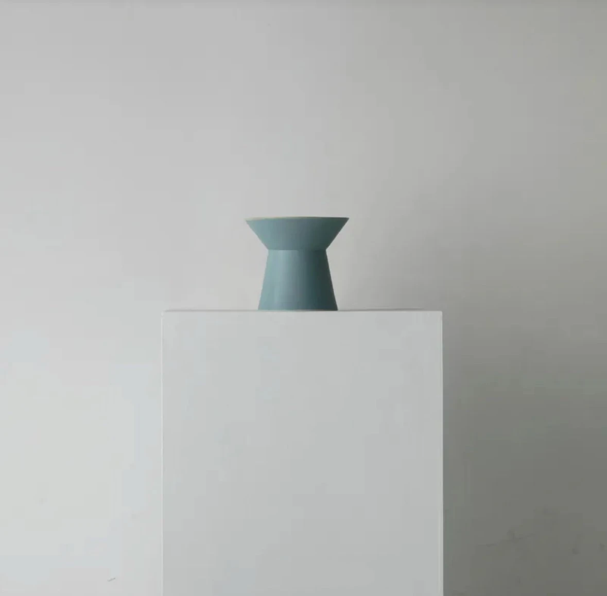 日本CHALICE 精緻毛孩碗 白藍 -shiraai-