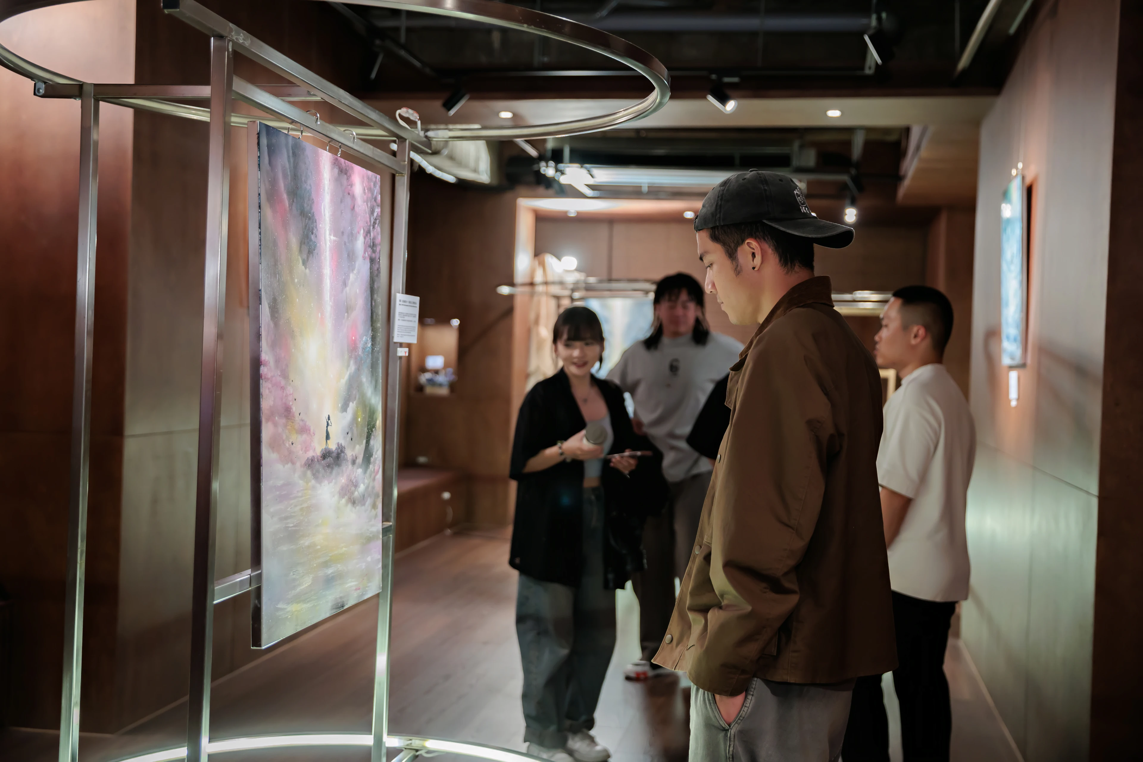 Derex跨越之後看見自己展覽精選照片《藝術展覽參與者》