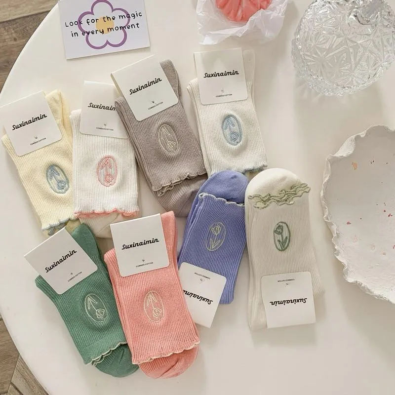 CU｜K03 CU🇰🇷現貨🔥小花奶油系🌷可愛鬱金香療癒刺繡中筒襪 韓國襪子 素色襪子 中長襪