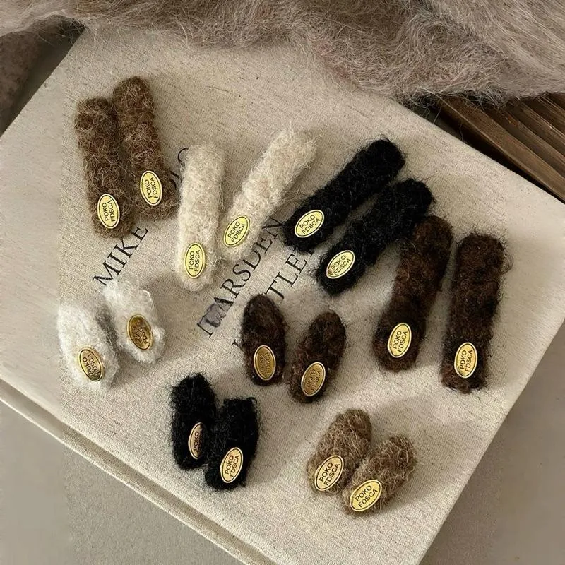 CU｜A229 復古金標毛絨髮夾🖤羊羔毛髮夾 QQ毛 邊夾 瀏海夾 髮飾 側邊夾 鴨嘴夾 毛線髮夾