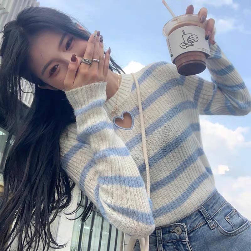CU｜Z28 CU🇰🇷現貨秒出❤️‍🔥條紋百搭鏤空愛心設計💗修身顯瘦針織衫～長袖針織上衣