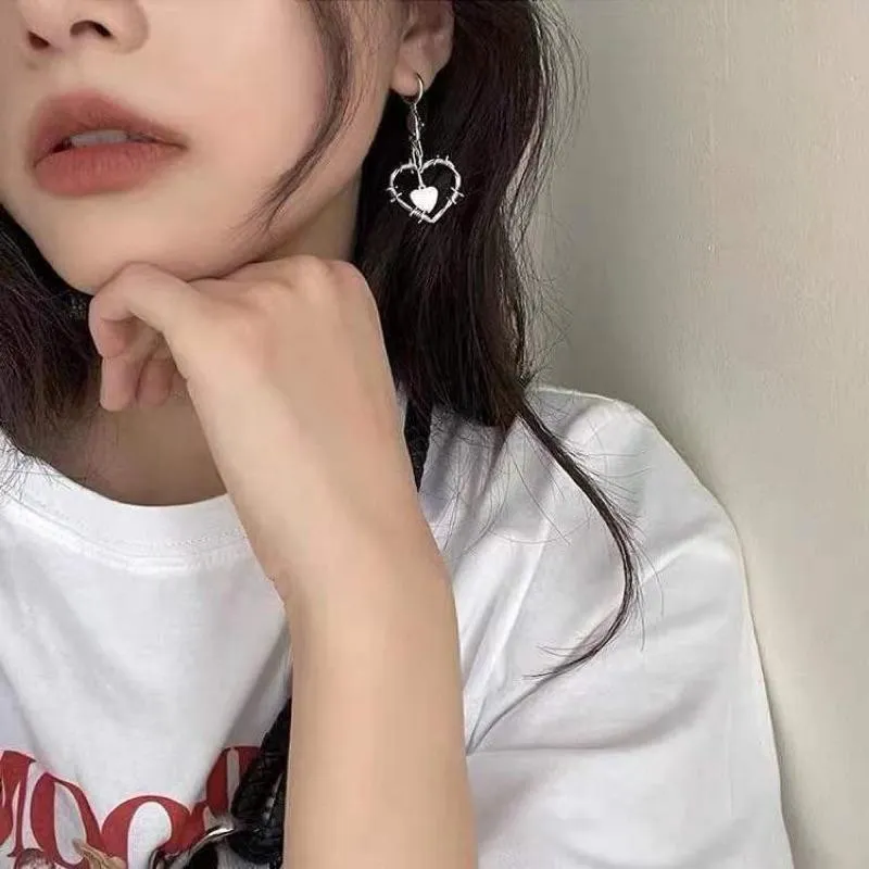 CU｜A156 ❤️‍🔥甜酷風愛心垂墜耳環💗冷淡風耳環 耳針 高級感