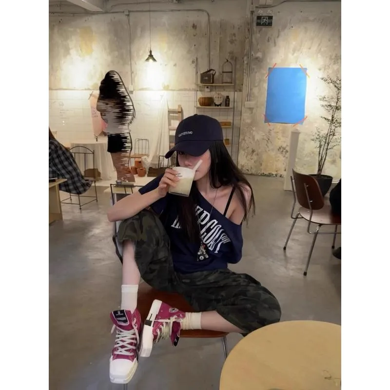 CU｜B116 辣妹斜肩一字領🖤寬鬆慵懶百搭 美式印花露肩上衣