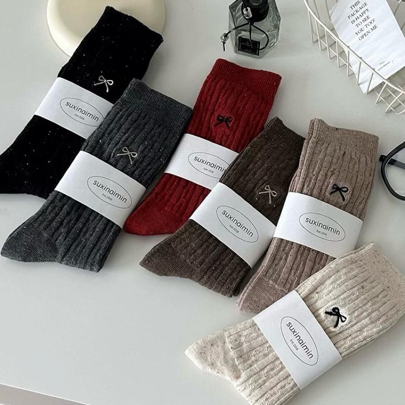 CU｜K84 CU🇰🇷現貨🔥點子砂x蝴蝶結🎀刺繡中筒襪 堆堆襪 日系襪子 秋冬襪子 學生襪 蝴蝶結襪子 小腿襪 長襪