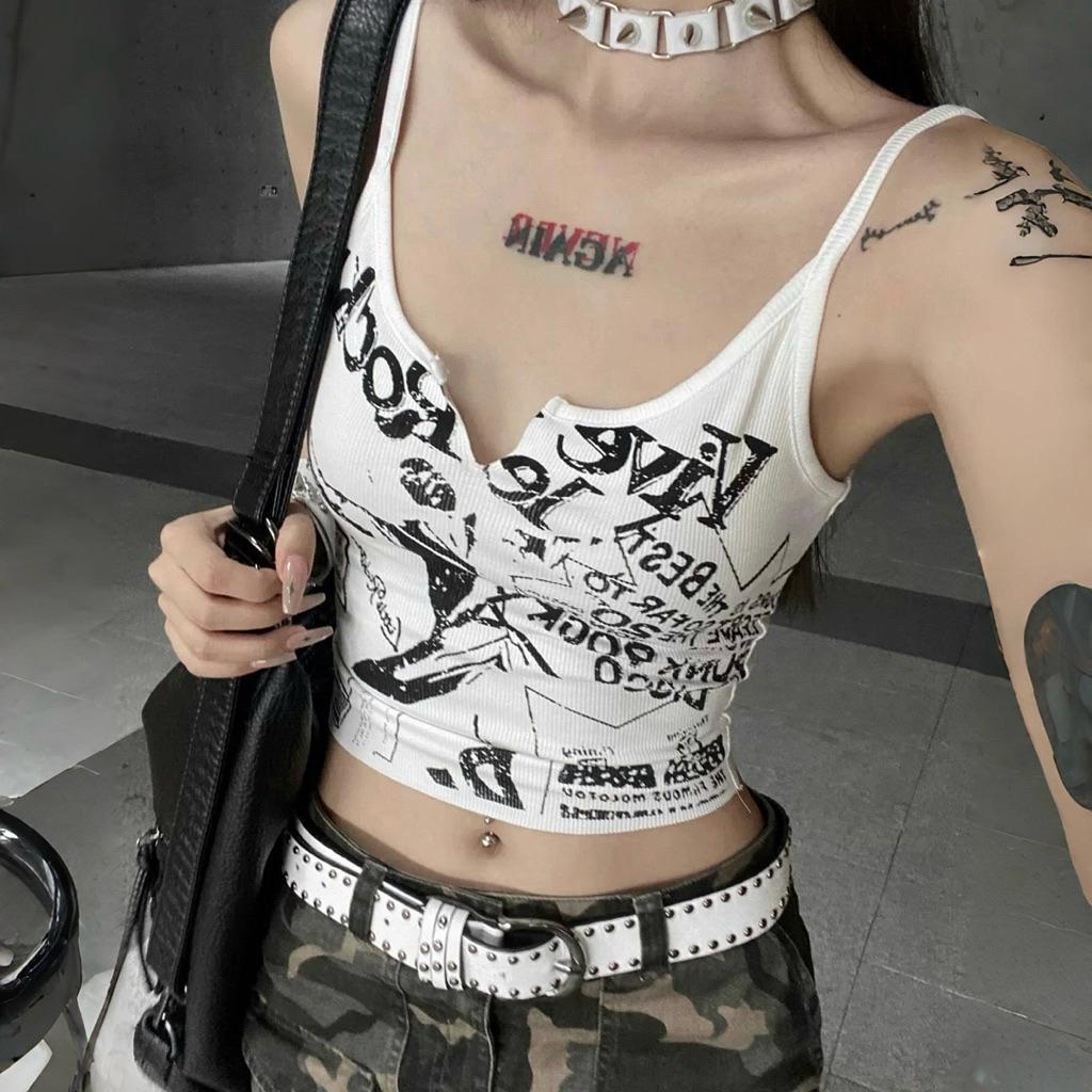 CU｜O44 CU🇰🇷現貨❤️‍🔥含胸墊❤️‍🔥龐克印花 V領吊帶上衣 吊帶背心 bratop 抹胸 無袖背心