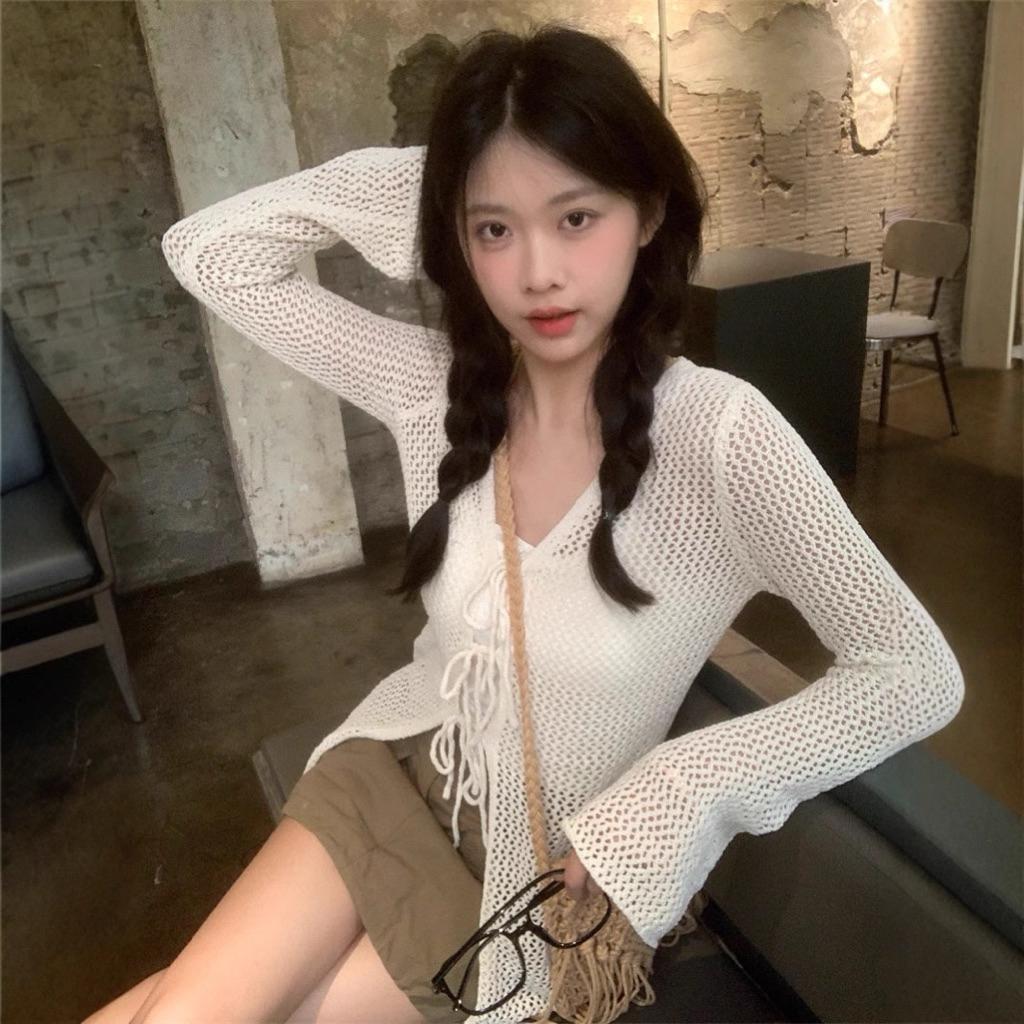 CU｜B01 CU🇰🇷現貨 綁帶疊穿罩衫❤️鏤空針織衫 薄罩衫 針織罩衫 長袖針織上衣 薄外套 防曬上衣